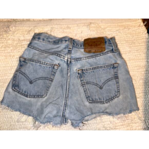 VINTAGE LEVIS 501 BUTTONFLY CUTOFFS SHORTS DAISY DUKES - Picture 1 of 5